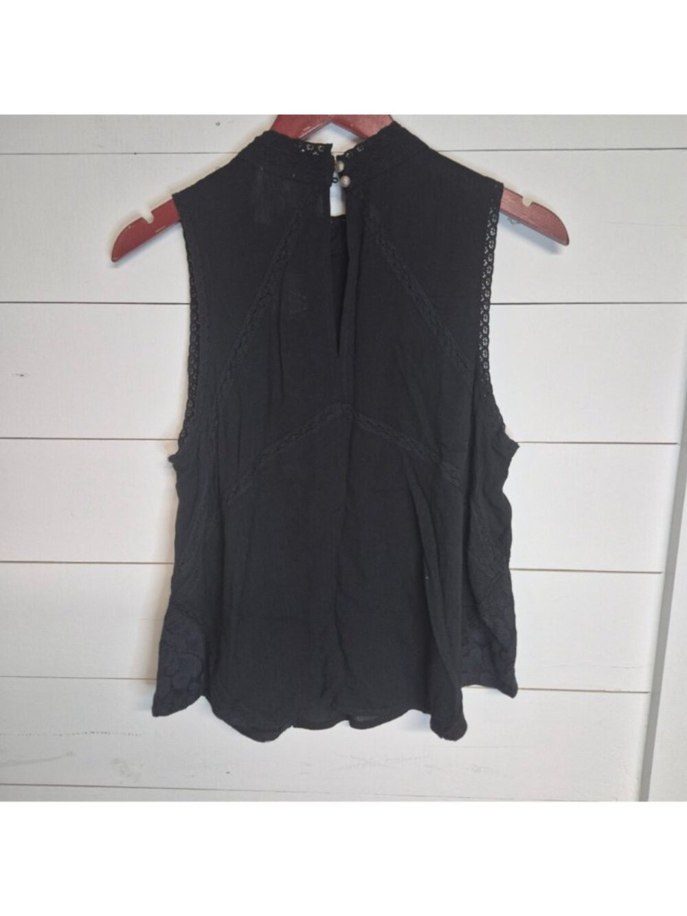 Blue Rain Women's Black Sleeveless Goth Lace Top With Keyhole Back - Picture 5 of 7
